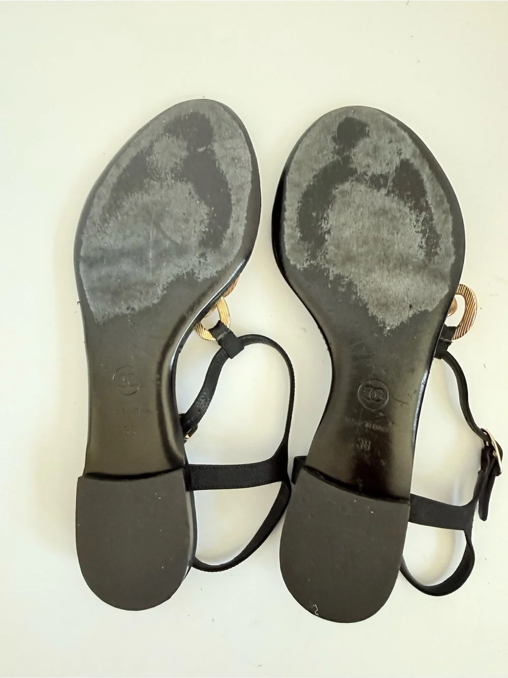 CHANEL 09P Black Quilted Leather Gold Chain CC Thong Sandals EU 38